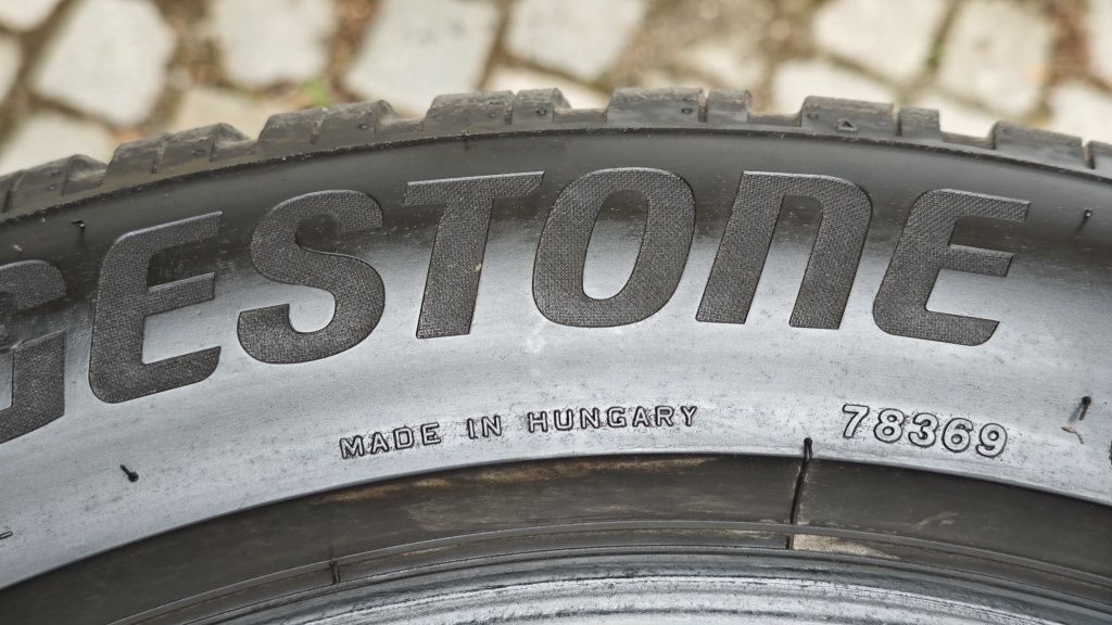 Bridgestone Blizzak LM005 – 245/50R18 104V