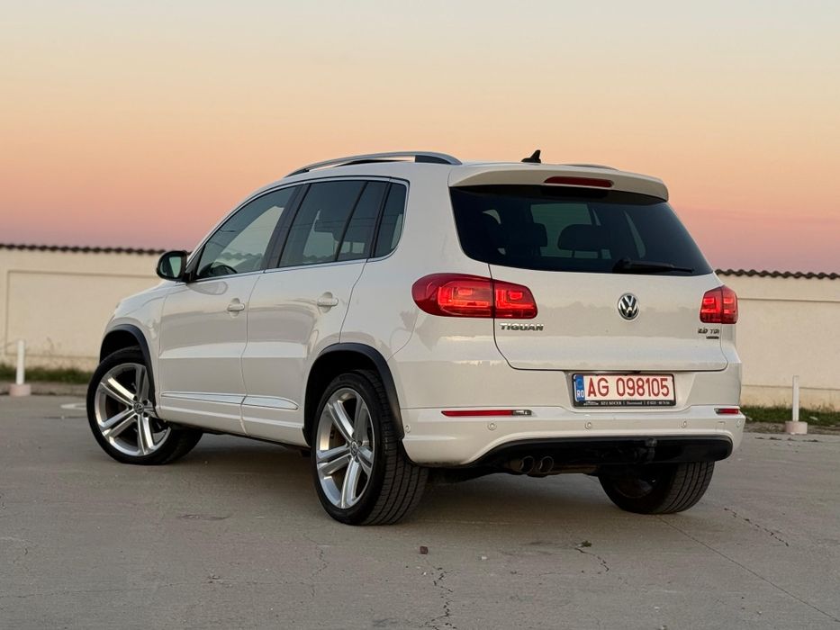Volkswagen Tiguan R-Line / Dsg / Panoramic / Lane Assist / Webasto