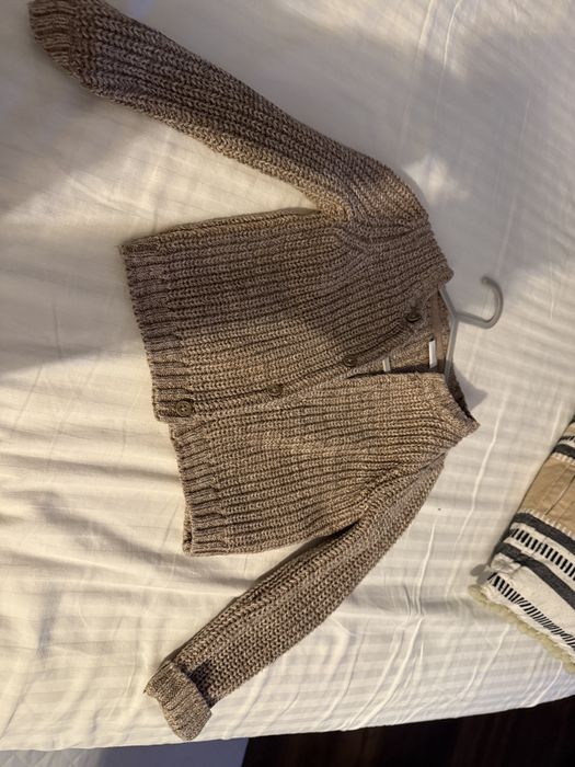 Pulover next cu nasturi 9 -12 luni