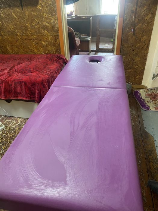 Срочно продам массажный стол