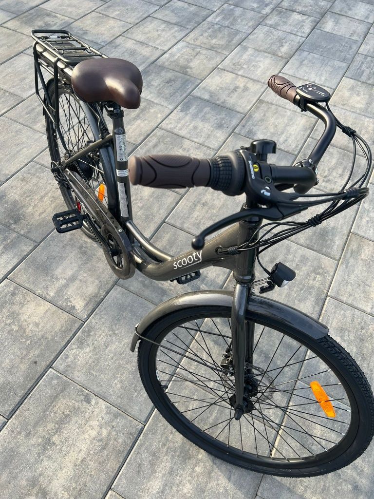 Vând bicicleta electrica Scooty