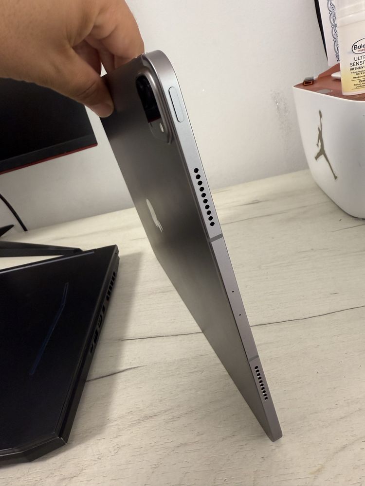 Ipad Pro 12.9 chip M2 6th Gen 256G cellular+gps