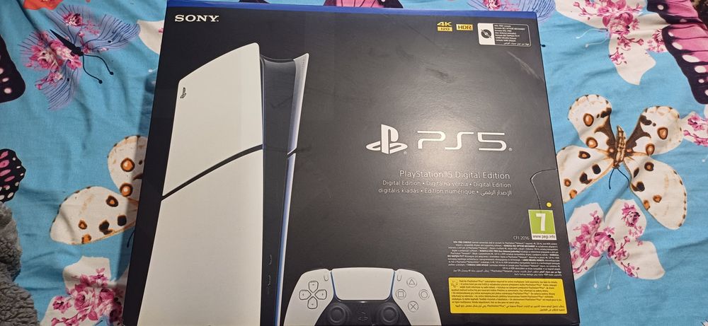 Salut este bun ps5 slim merge joc orice