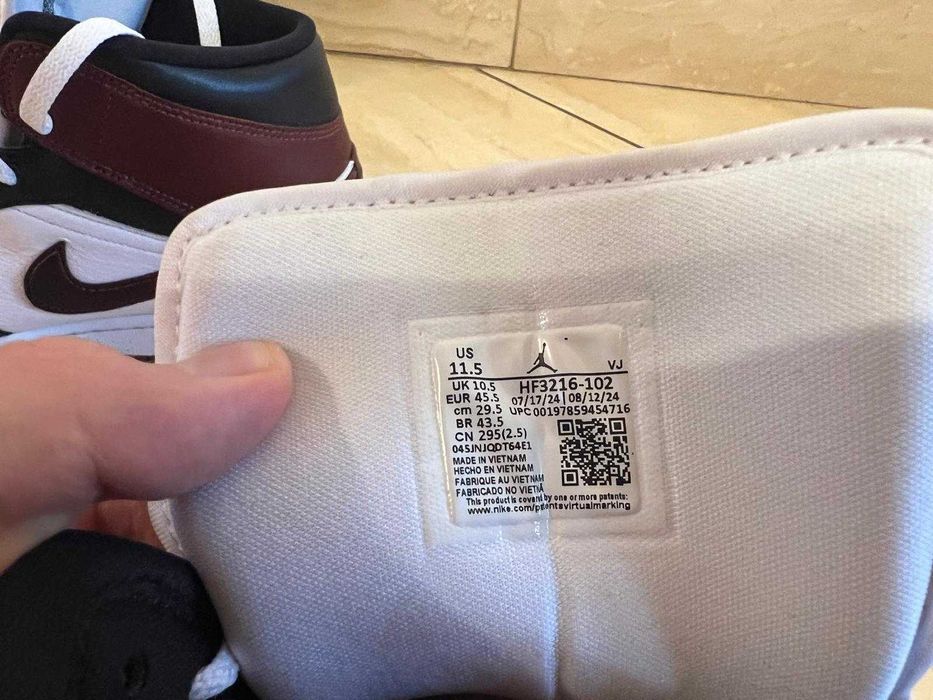 Jordan 1 Mid SE Dark Pony