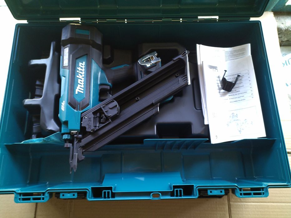 Makita DBN900ZK 18v LXT