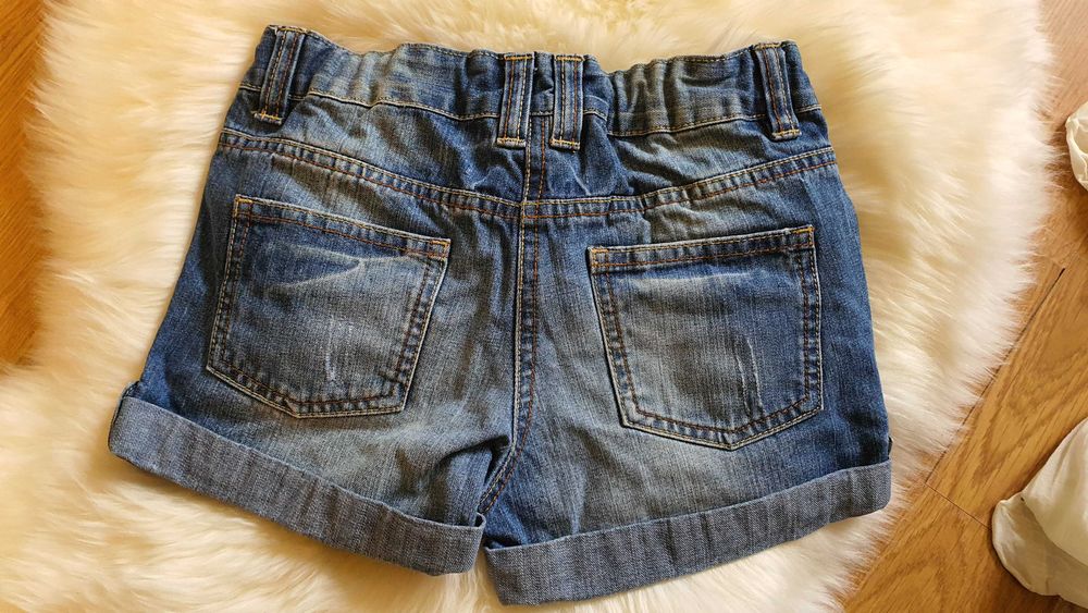 Pantaloni scurți din blugi marimea 9-10 ani