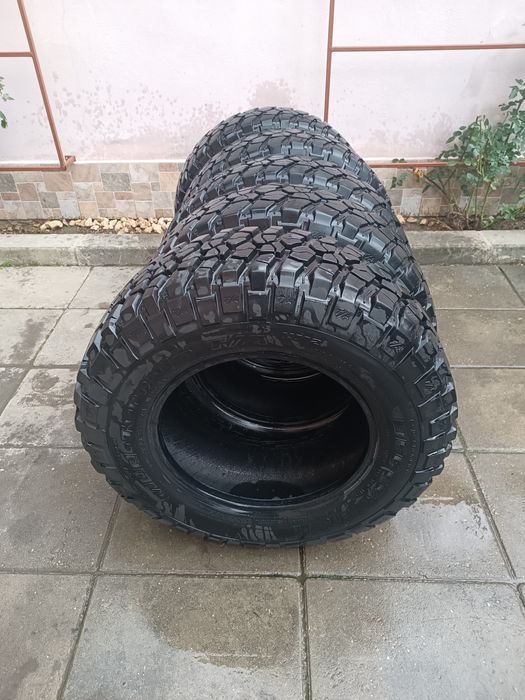 Vând anvelope bf Goodrich MT M+S 255 75 r17