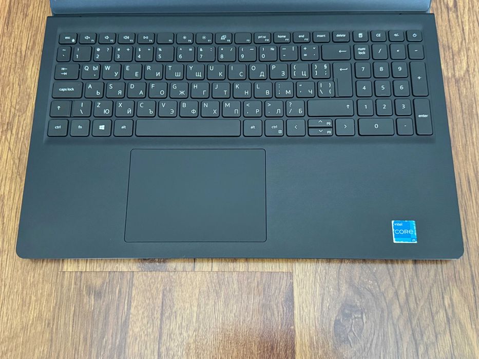 15.6' FHD Core i5-1135G7 DELL Vostro 3510 16GB DDR4/256GB NVMe/Бат 6ч