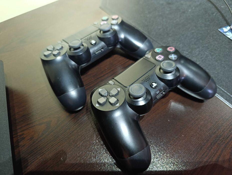 Playstation 4 slim 1TB FIFA23