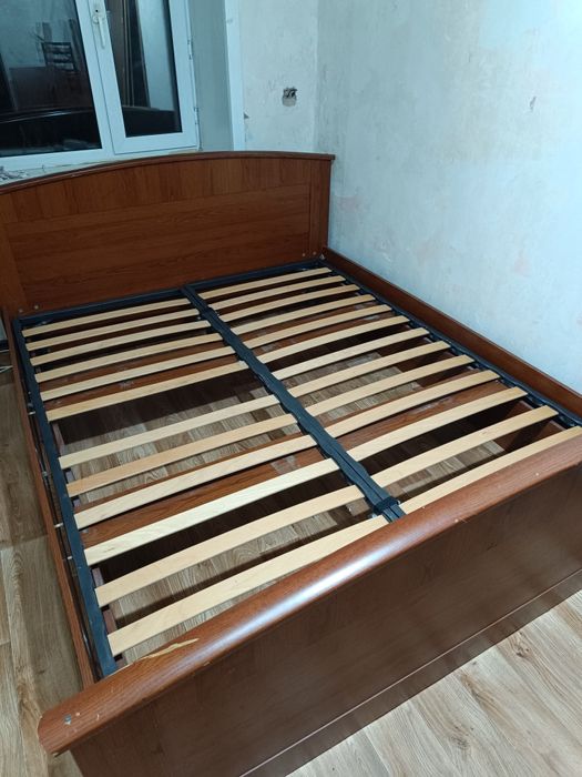 Продаётся двухспальная кровать
