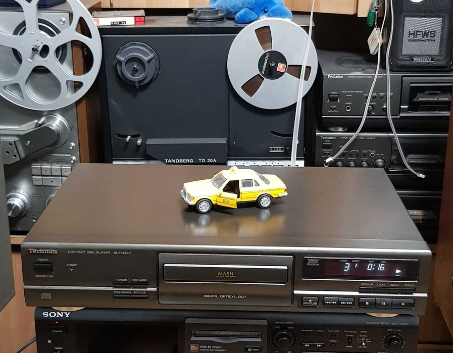 Compact Disc Audio Stereo Player Vintage TECHNICS SL PG390 BLACK