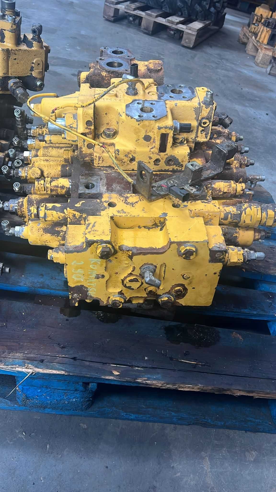 Vand Distribuitor Komatsu PC290