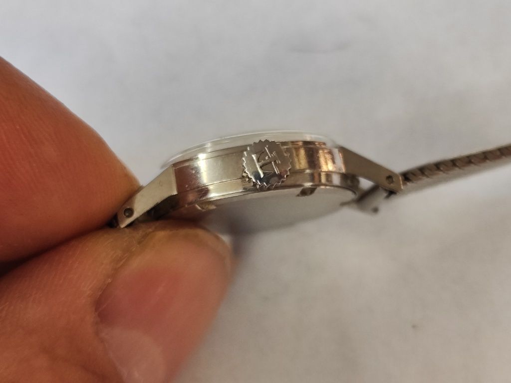 Дамски механичен часовник Tissot seastar 15 jewels
