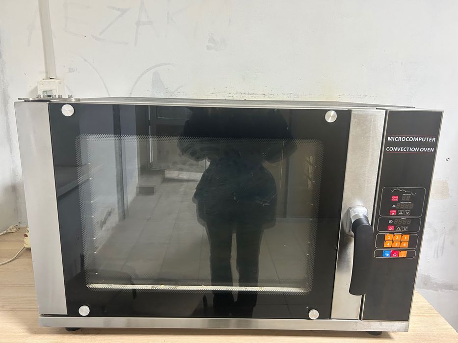 Продается печь, холодильник, расстойка, тестомес, морозильник, столы