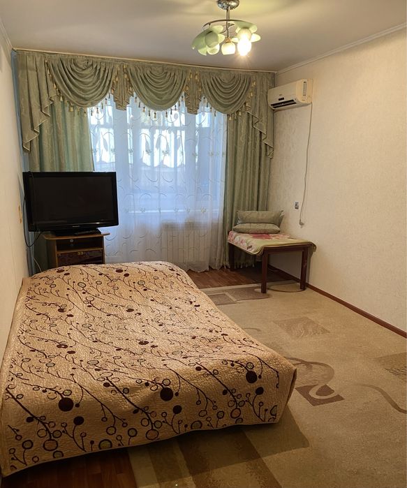 1 ком кв.на часы, на ночь, на сутки в центре  8 мкр.