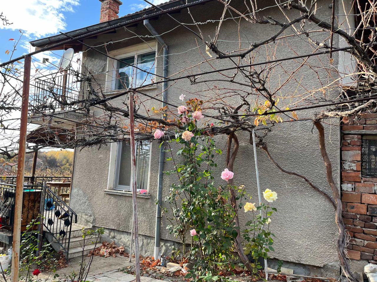 Продава се Къща в с. Люлин, Област Перник - 112 кв.м за 1072 €/кв.м - Снимка #1