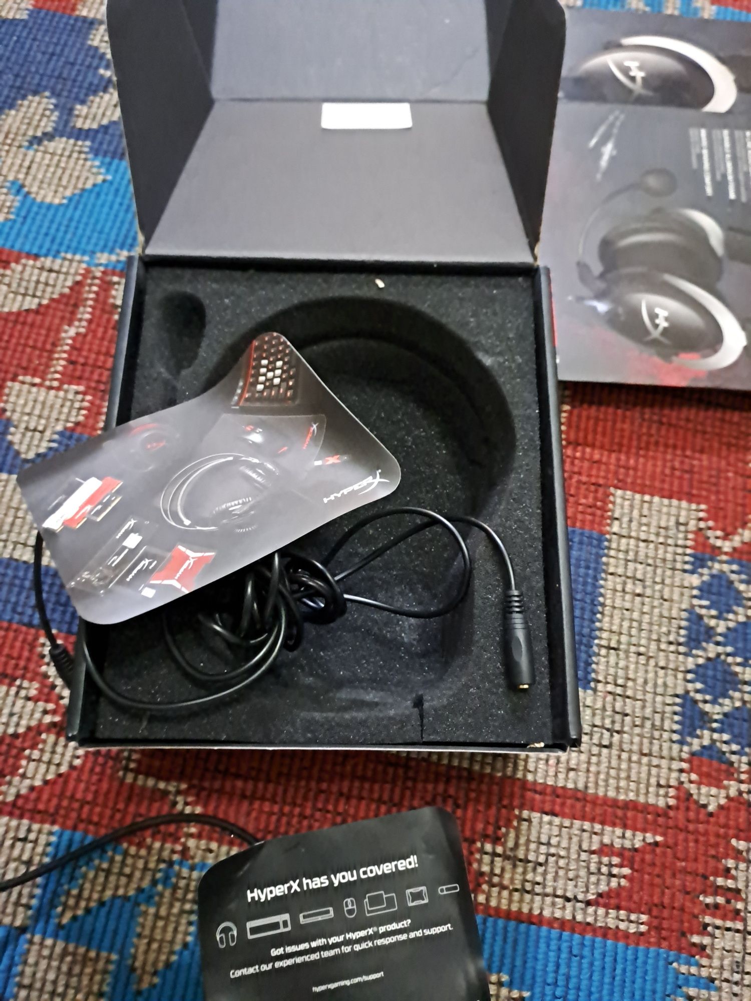 Наушники hyperX.    .