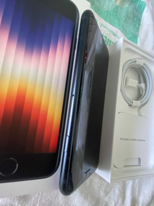 Apple iPhone SE 3rd Gen. 5G - 64GB - Midnight