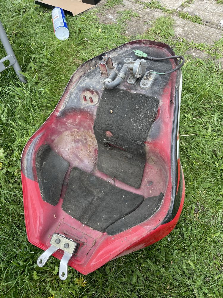 Резервоар за yamaha r6 2002