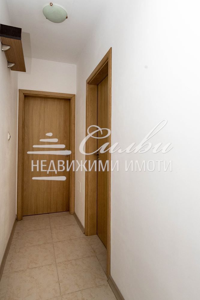 Продава се Тристаен апартамент в Шумен, Център - 112 кв.м за 1184 €/кв.м - Снимка #11