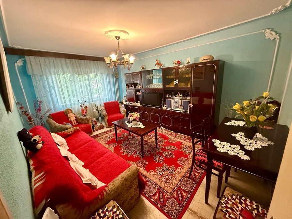 Apartament 3 camere la parter Dancu