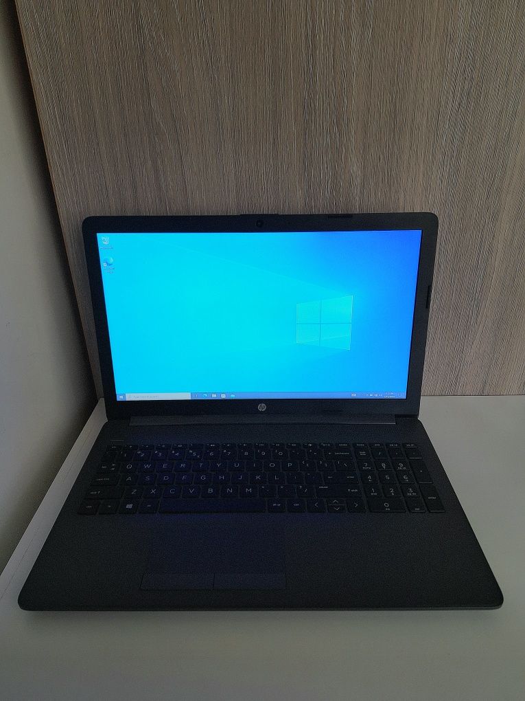 Laptop HP 250 G7