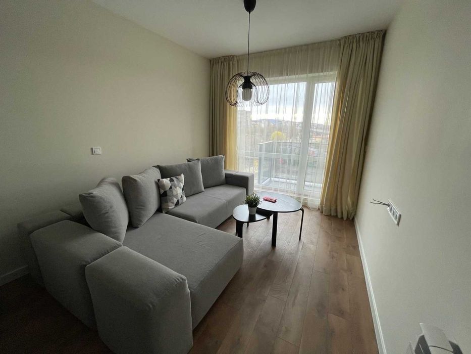 Тристаен апартамент в жк. Хаджи Димитър