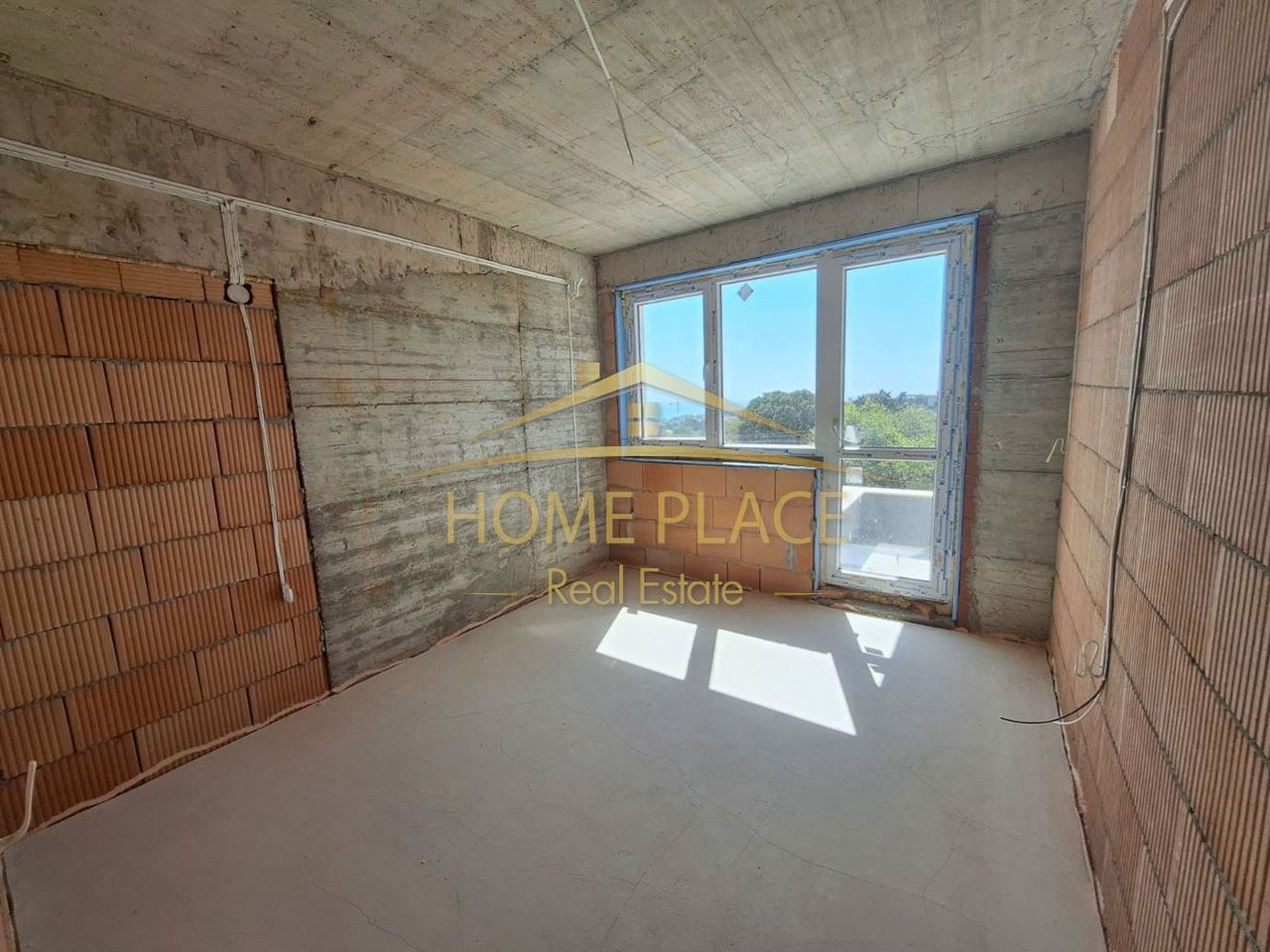 Продава се Двустаен апартамент в Варна, Виница - 59 кв.м за 1589 €/кв.м - Снимка #1