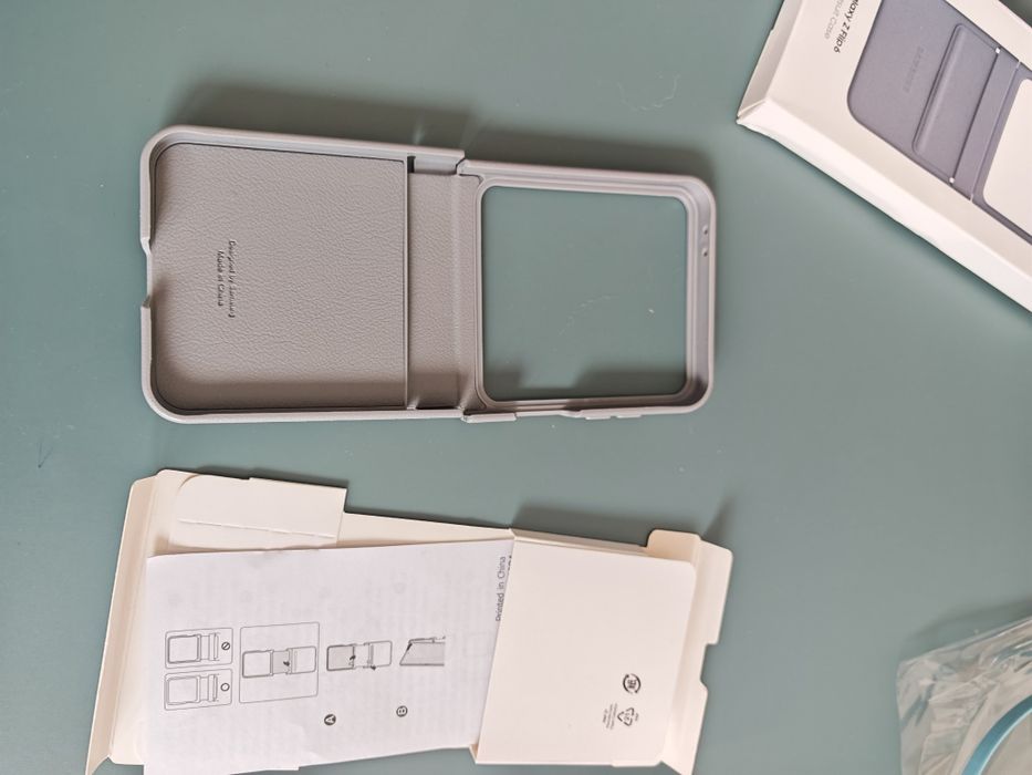 Чисто нов калъф за Samsung Flip 6 Kindsuit сив