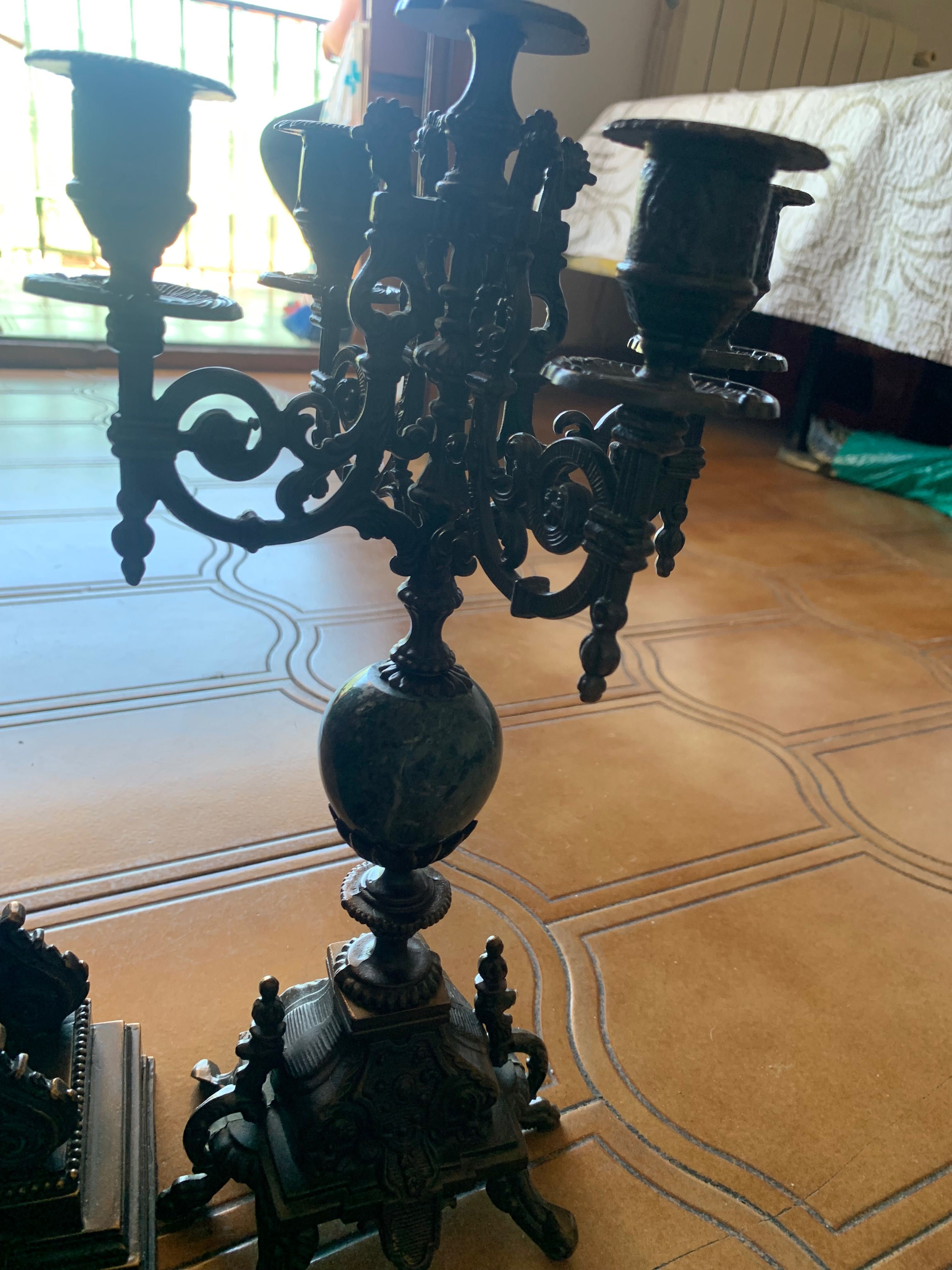 ceas cu candelabros imperiale marmura si bronz cu semnatura