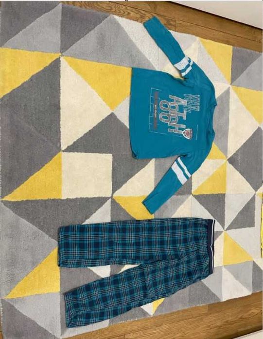 тениски 5 бр. + пижама.