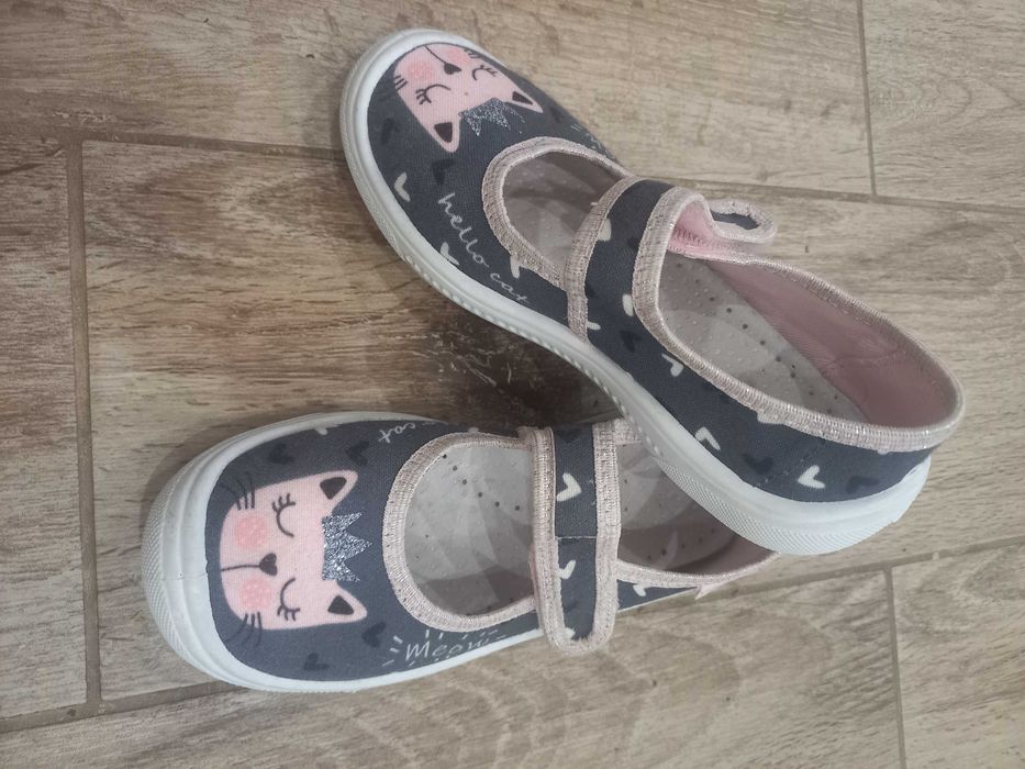 Детски пантофи за момиче