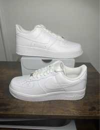 Air Force 1 Triple White Sneakers Low