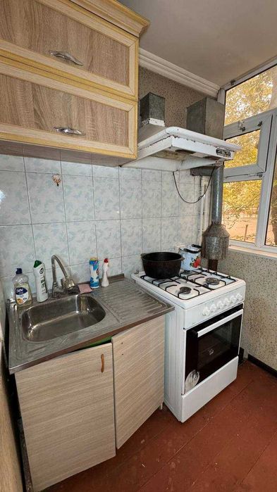 Фрунзиски Макро супермаркет 1қаватда 2хонали квартира сотилади ID:1442
