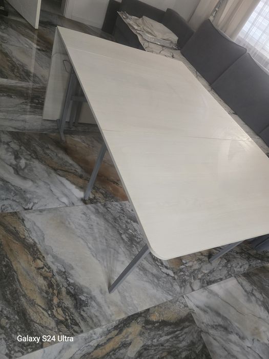 Продам стол книжку