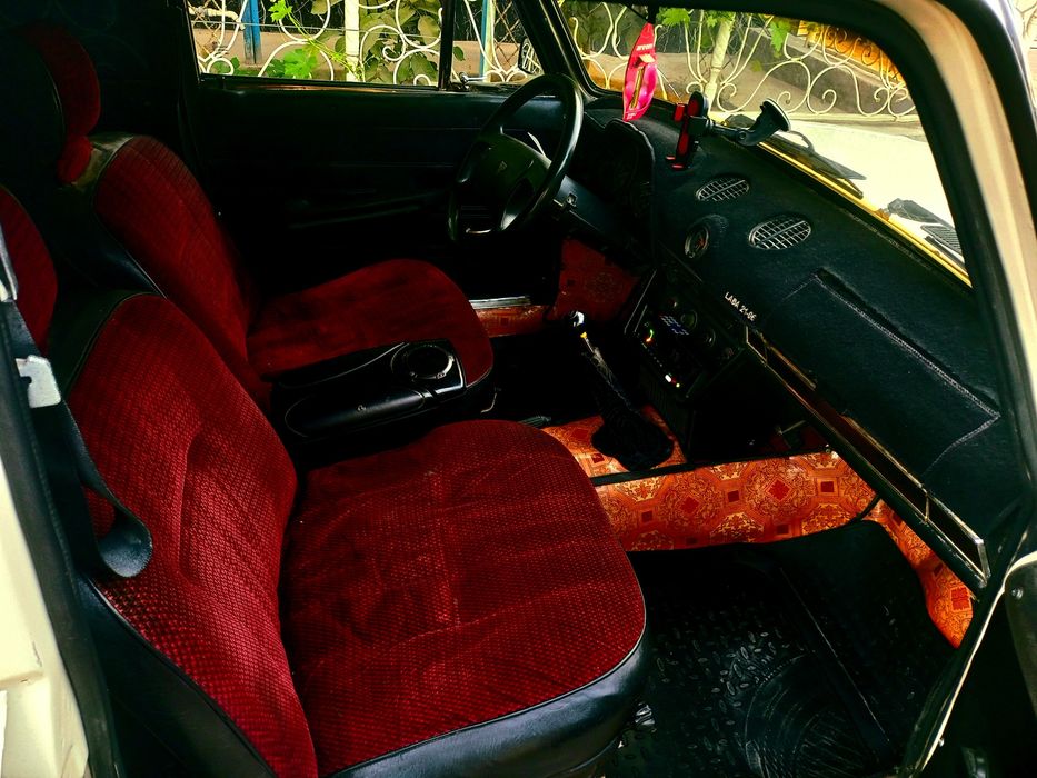 Vaz 2106 sotiladi