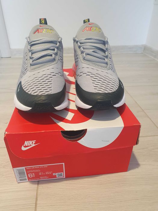 Adidași Nike Air Max 270 Damă