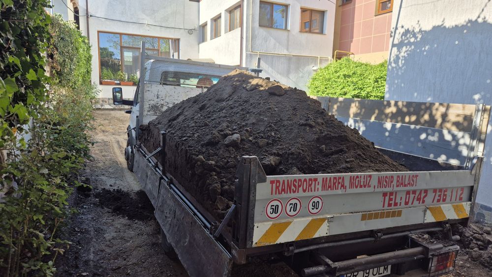 Transport moloz și diferite mărfuri