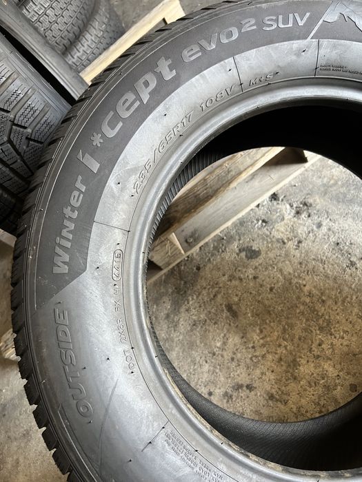 2 anvelope de iarna 235/65/17 Hankook 8.5 mm!