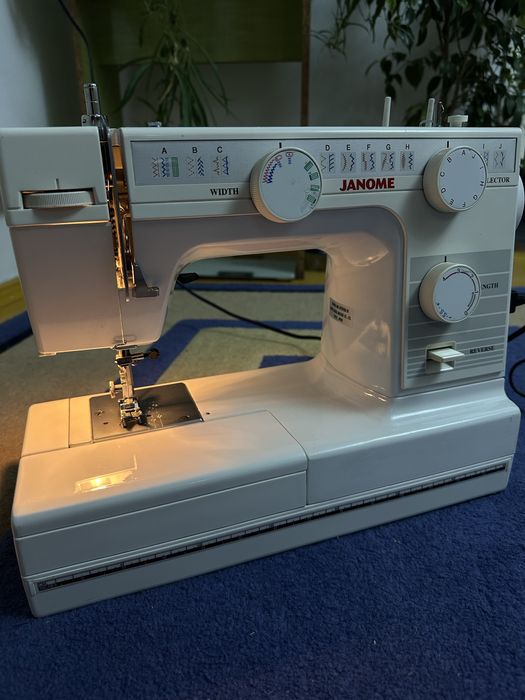 Продам швейную машинку Janome 397 s