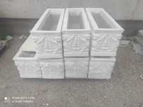 Jardiniere din beton.