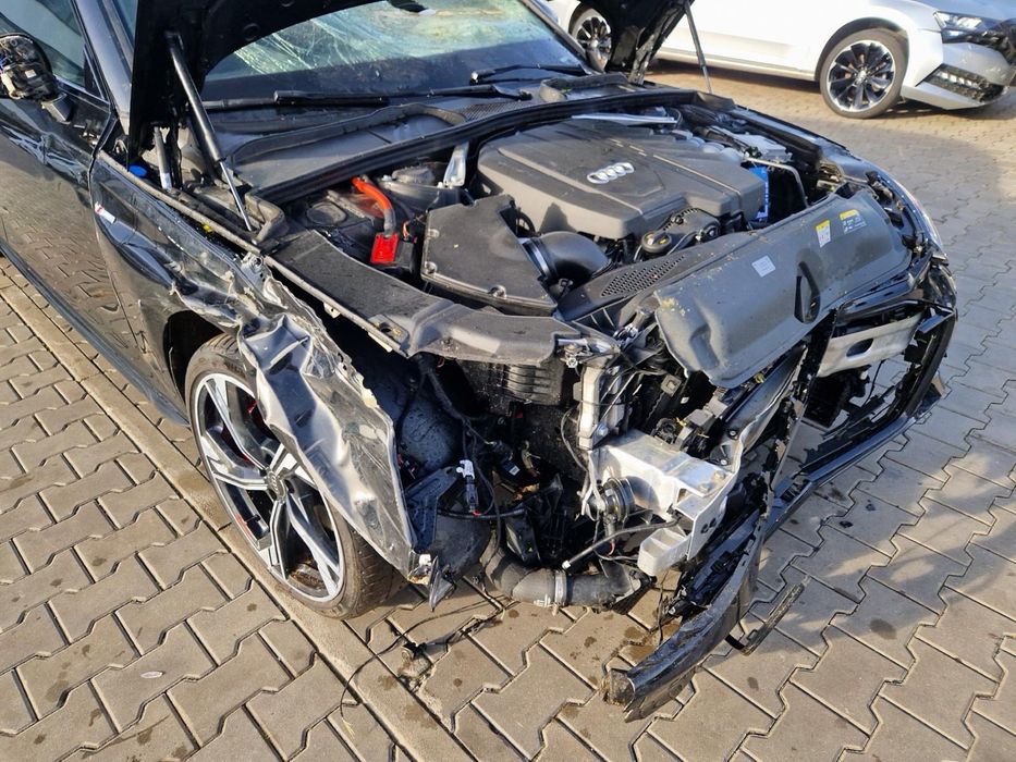 Audi A4 S line 2.0 TFSI Mild Hybrid 2024 avariat 25000 km