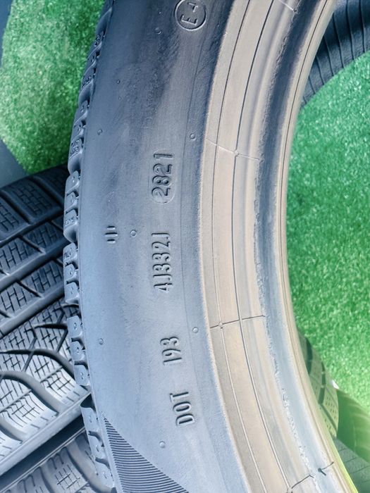 245/45/18 100V Pirelli Iarna