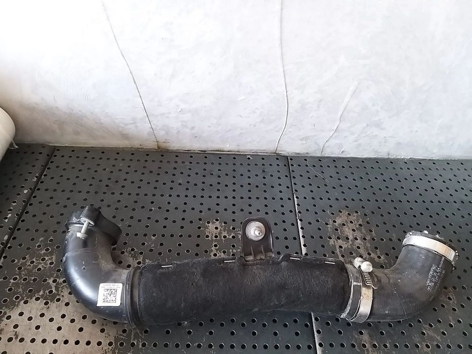 Teava intercooler 2.0 tdi audi a4 b9 8w 04l145762cg 04l145828b 04l145762cg