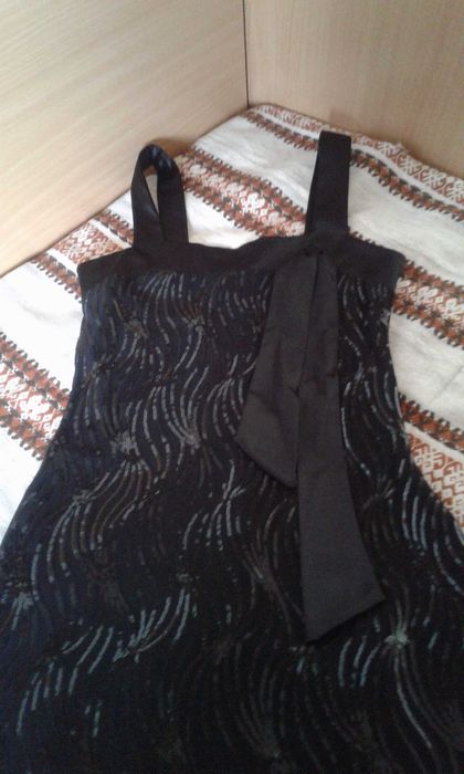 Продавам дамски рокли