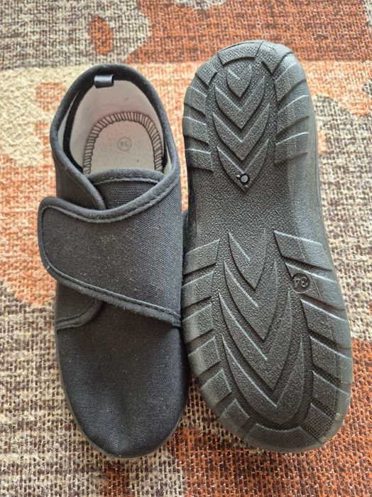 Продавам детски маратонки, номер 34