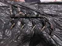 Vând set 4 injectoare 2.0 TFSI AXX + cablaj