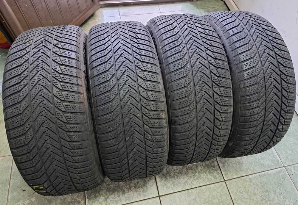4 anvelope 215/55 R17 Esa Tecar