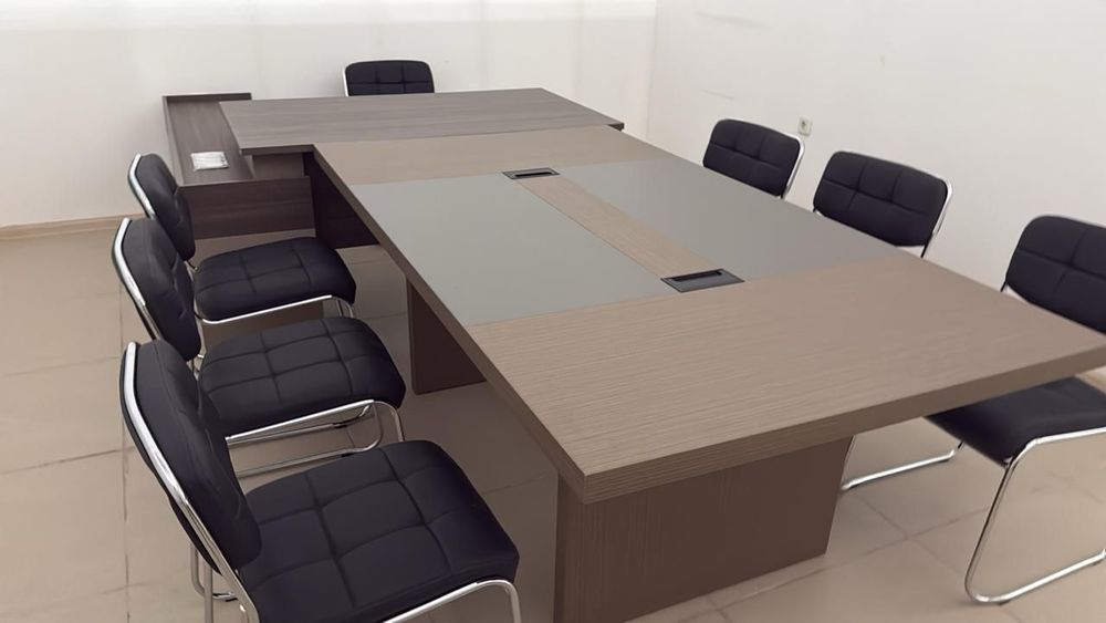 Офисная мебель. Почти новый .