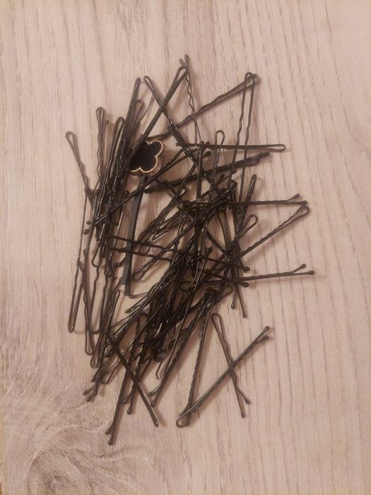 Отдам шпильки для волос 60 шт за детское мыло